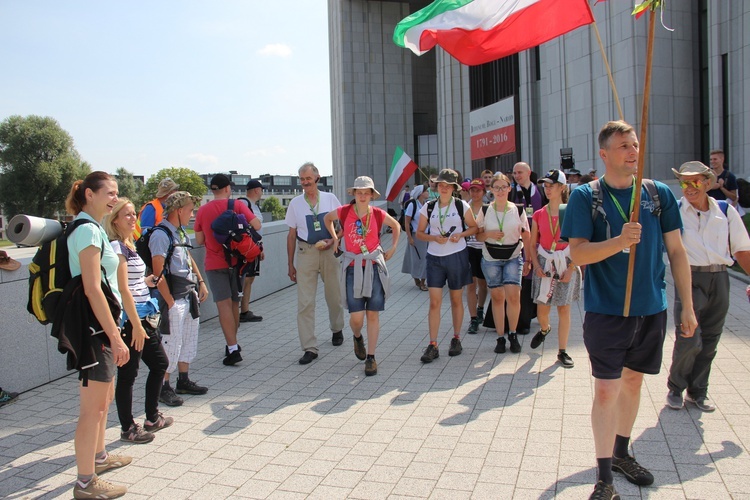 Świątynia Opatrzności Bożej na trasie "siedemnastek"