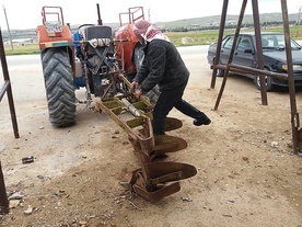 Gdańscy parafianie kupili Syryjczykom... traktor