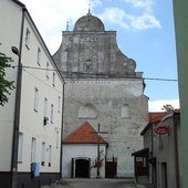 Fasada kościoła św. Andrzeja Apostoła w Barczewie