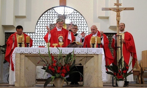 Bp Clemens Pickel z Rosji przewodniczył Mszy św. ku czci św. Teresy Benedykty od Krzyża w oświęcimskim Karmelu.