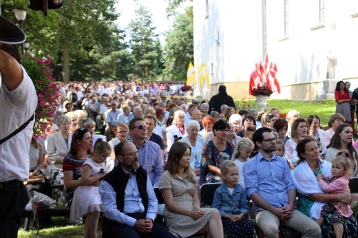Uroczystość Wniebowzięcia NMP i piknik wojskowy w Rychwałdzie