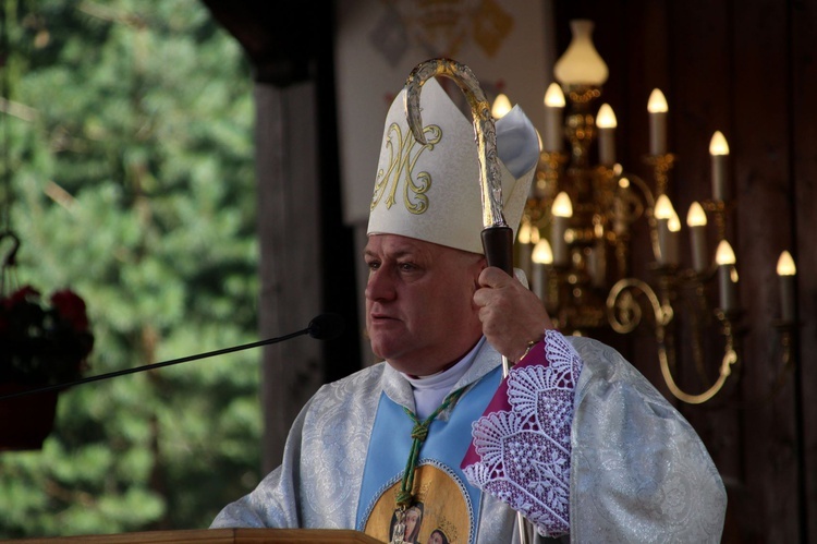 Bp Piotr Greger przewodniczył Mszy św. w uroczystość Wniebowzięcia NMP w Rychwałdzie.