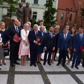 Prezentacja radomskich kandydatów odbyła się podczas konferencji prasowej, zorganizowanej przed pomnikiem pary prezydenckiej Marii i Lecha Kaczyńskich oraz ofiar katastrofy smoleńskiej.