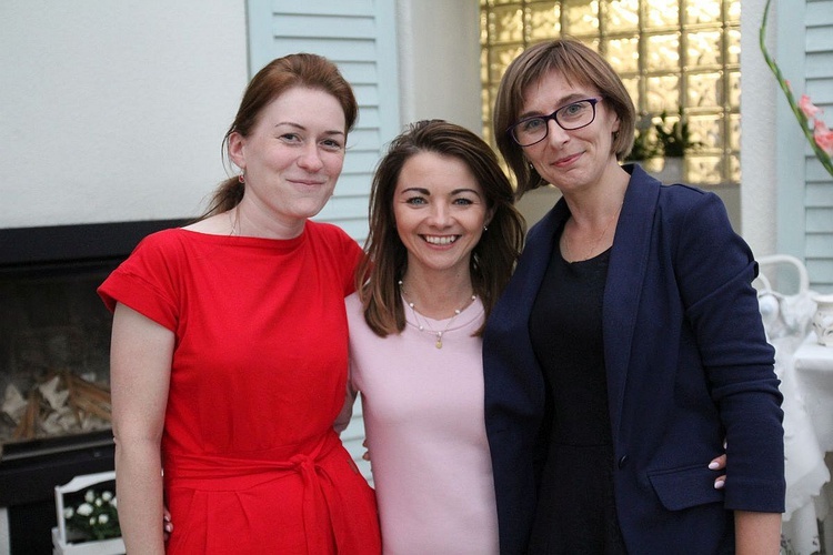 Od lewej: Ewa Porębska - liderka "Urzekających" w Bielsku-Białej, Ewelina Chełstowska - inicjatorka pomysłu, i Ewa Kukla - liderka z Oświęcimia.