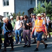 Wielu pątników przemierza tę trasę  od samego początku.