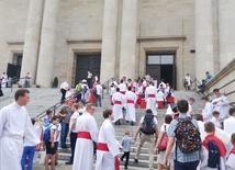 Ministranci przyjechali do Katowic: tylko twardziele służą w Kościele