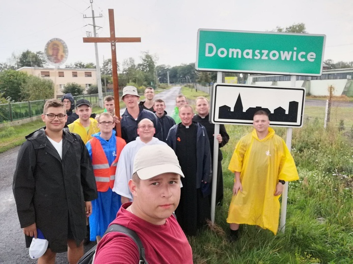 Klerycy idą pieszo na Jasną Górę - dzień 2