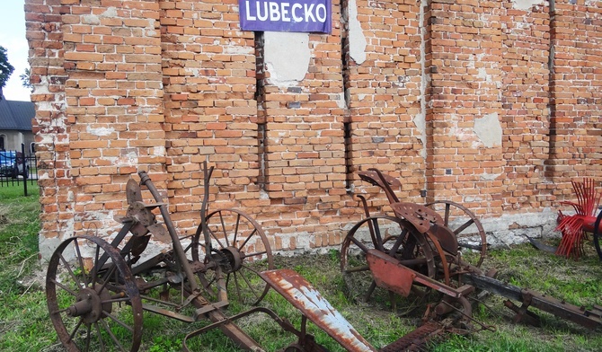 Sieczkarnia, młocarnia i inne, czyli skansen starych maszyn rolniczych w Lubecku