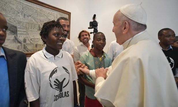 Papież w Mozambiku: poza programem