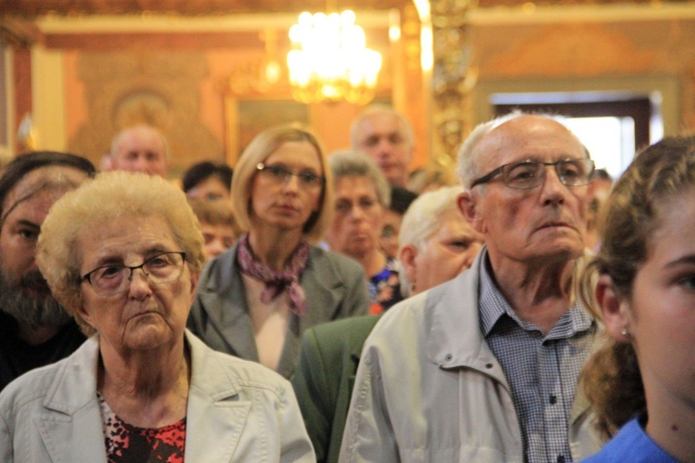 Wprowadzenie relikwii św. Walentego w Łączniku