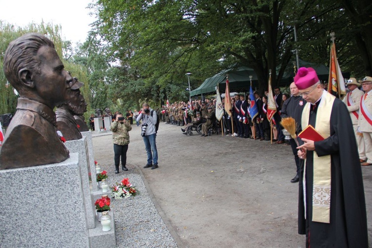 Sześć kolejnych popiersi w Głogowskiej Alei Pamięci Żołnierzy Wyklętych