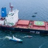 Aktywiści Greenpeace zatrzymani na redzie portu w Gdańsku