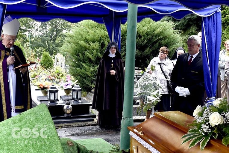 Ciało zmarłej klaryski spoczęło na ząbkowickim cmentarzu.