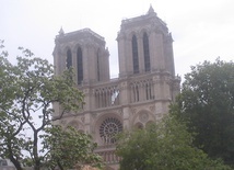 Katedra Notre-Dame nadal w niebezpieczeństwie 