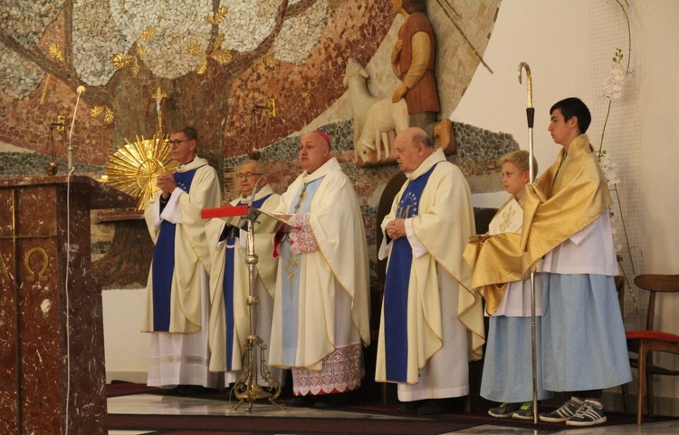 Bp Piotr Greger przewodniczył nabożństwu fatimskiemu na Obszarach 13 września r.