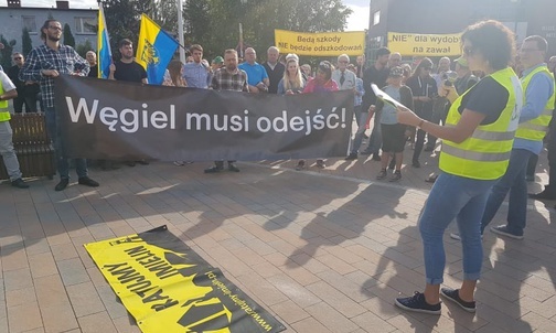 Protest przeciwko planowanemu wydobyciu węgla z nowych złóż znajdujących się pod miastem Imielin