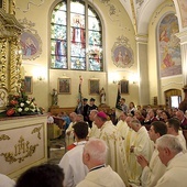 Wyjątkowym akcentem jubileuszowych uroczystości było zawierzenie diecezji tarnowskiej opiece patrona.