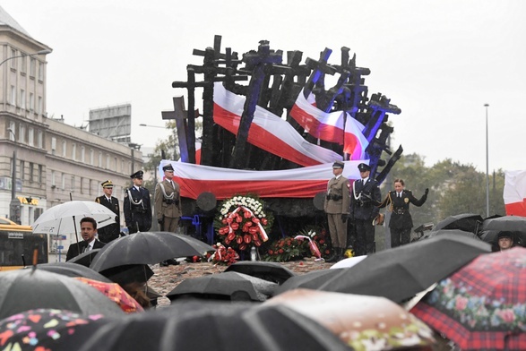 Uroczystości przed Pomnikiem Poległym i Pomordowanym na Wschodzie