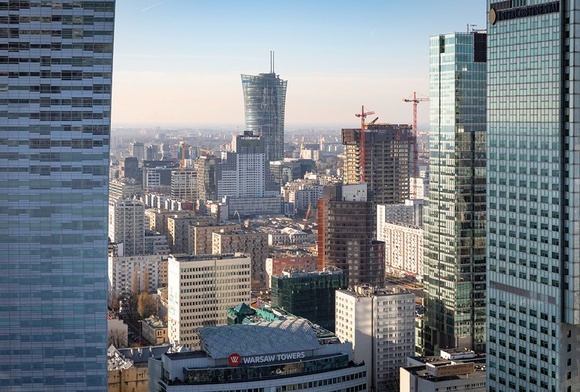 Warszawa rozwija się dynamicznie, ale reszta Mazowsza nie nadąża za stolicą.