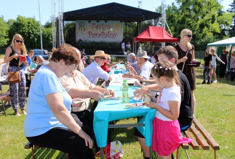 Promują wspólnoty parafialne, dlatego organizują piknik