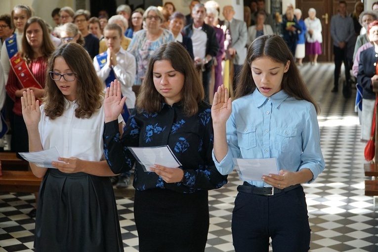 Kolejne osoby dołączyły do wspólnoty Akademii Młodzieżowej 