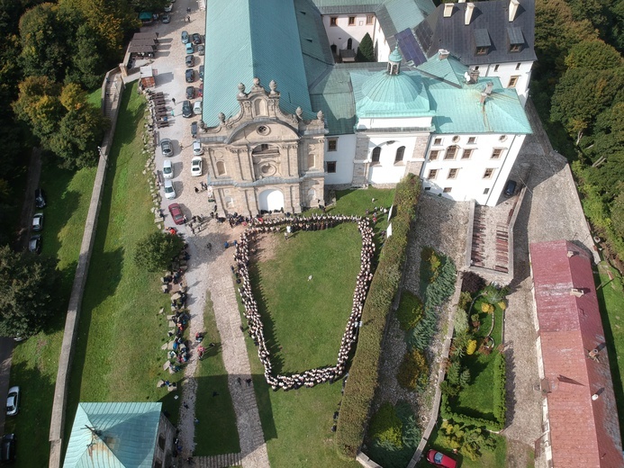 Pielgrzymka Skautów Europy na Święty Krzyż - ujęcia z drona