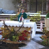 ▲	Msza św. w intencji myśliwych w kościele pw. św. Kazimierza Królewicza w Ostrowcu Świętokrzyskim.  