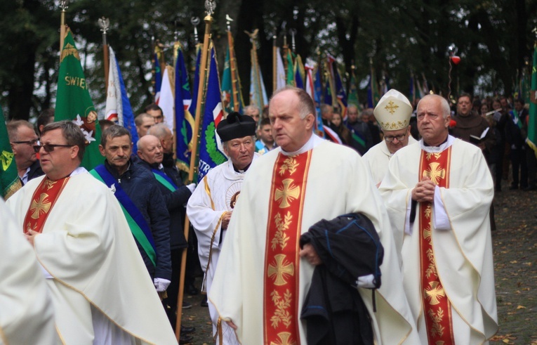 Pielgrzymka hodowców gołębi i orkiestr kalwaryjskich