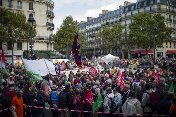 600 tys. Francuzów na marszu przeciw in vitro bez ojca