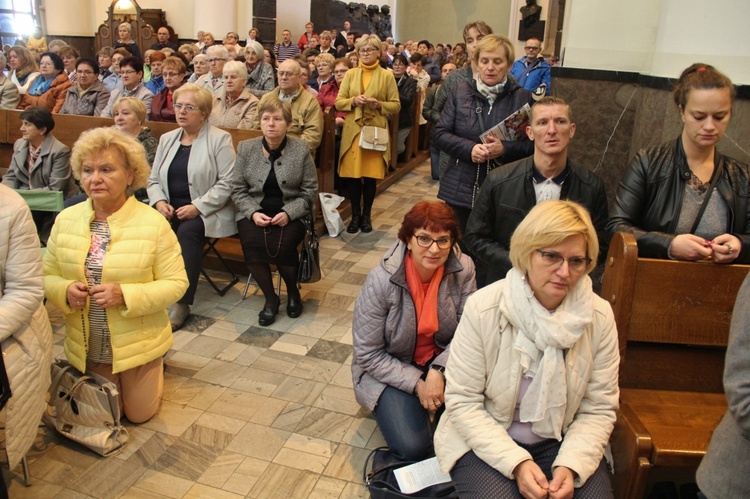 Katowice. Żywy Różaniec i wspólnoty maryjne w katedrze
