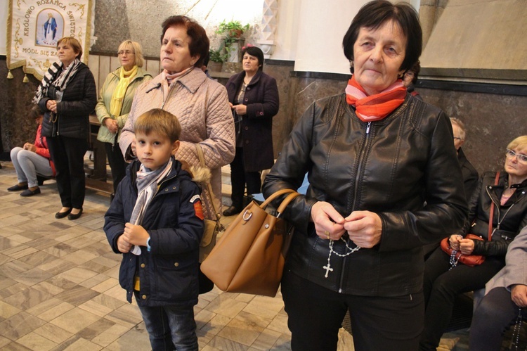 Katowice. Żywy Różaniec i wspólnoty maryjne w katedrze