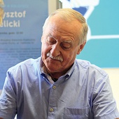 K. Wielicki podczas spotkania w bibliotece w Kędzierzynie-Koźlu.