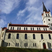 W ciągu kilkunastu lat kościół w centrum miasta sukcesywnie odzyskuje świetność.