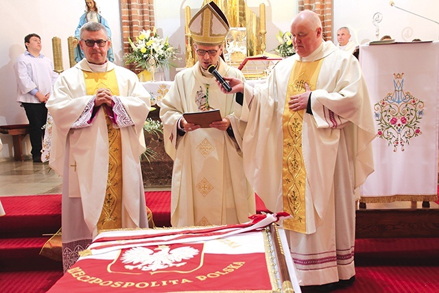 Uroczystości rozpoczęły się Mszą św. pod przewodnictwem bp. Mirosława Milewskiego.