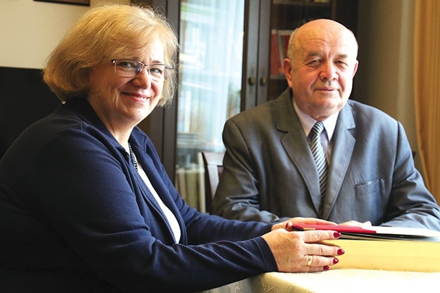 Jadwiga Płodziszewska i Tadeusz Łączyński angażują się w prace w Społecznym Komitecie Rodzin Poległych Żołnierzy NSZ i NZW.