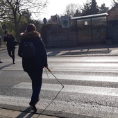 Chorzów. Uruchomiono pierwsze  w Polsce przejście dla pieszych dedykowane niewidomym i słabowidzącym