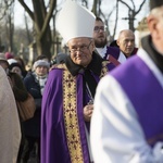 Procesja po Starych Powązkach