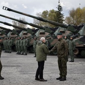 Sulechów. Jednoska wojskowa. Przekazanie "Krabów".