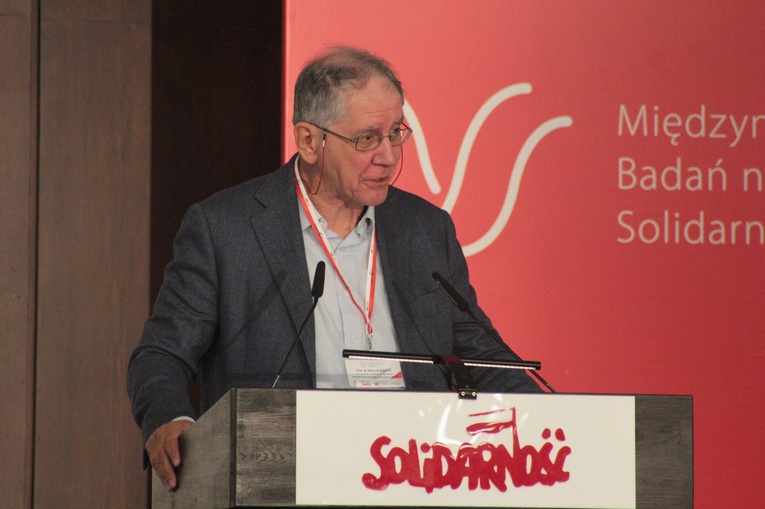 Solidarność - od godności człowieka do ponadnarodowej współpracy