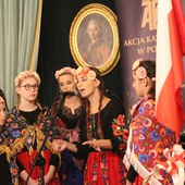 Występ zespołu publiczność nagrodziła gromkimi brawami. Druga od prawej Marlena Kowalska.