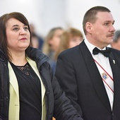 Liderką tarnowskiego ogniska jest Maria Wołosowska (z lewej). Obok jej mąż Wojciech.