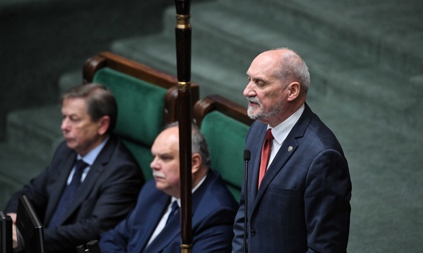 Macierewicz: Niepodległość ma jeden kształt, wiele postaci ma niewola