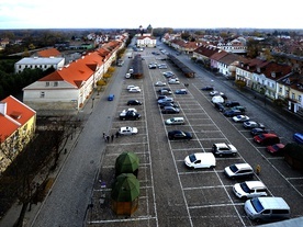 Z tarasu widokowego na dzwonnicy kolegiaty można zobaczyć niepowtarzalną panoramę pułtuskiego rynku.