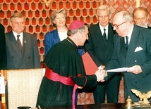 Podpisanie konkordatu między Stolicą Apostolską a Rzeczpospolitą Polską w 1993 roku.