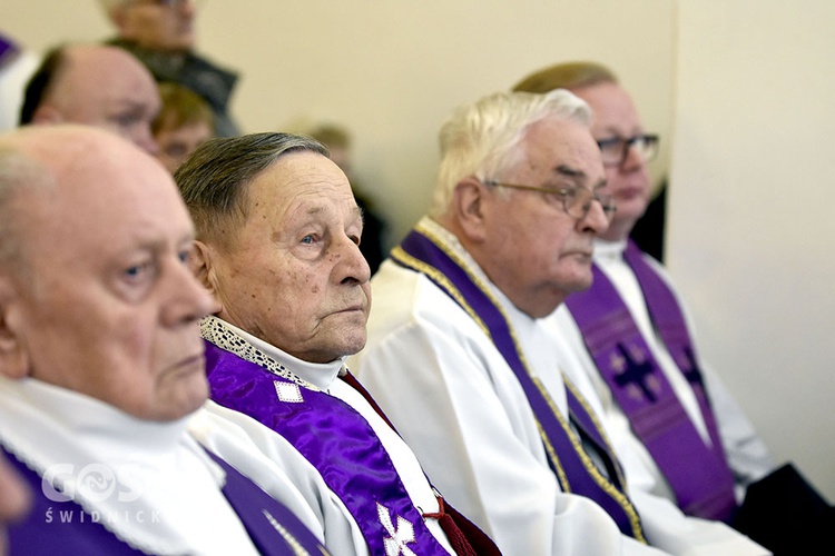 Uroczystości pogrzebowe ks. Wenancjusz Roga