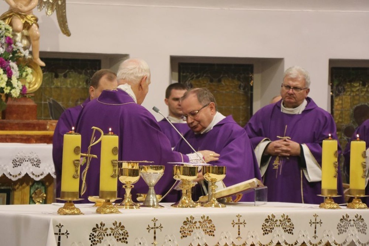 Uroczystości pogrzebowe ks. Wenancjusz Roga - cz. 02