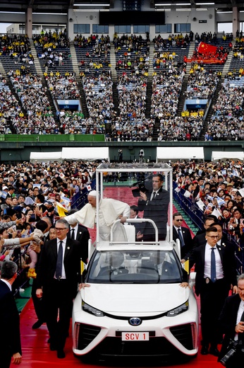 35 tysięcy ludzi na papieskiej mszy w Nagasaki