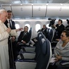 W papieskim samolocie
