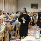 Okno życia, hałasomierz i gotowanie s. Gaudencji dla papieża