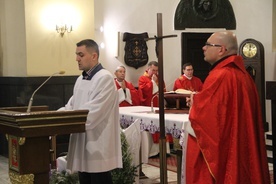 W intencji ojczyzny i ofiar stanu wojennego modlono się m.in. podczas Mszy św. w kościele garnizonowym w Radomiu.